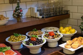 GK Regency Suites Hotel 3*