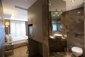 GK Regency Suites Hotel 3*