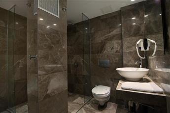 GK Regency Suites Hotel 3*