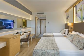Glamour Resort & Spa