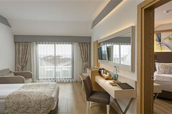 Glamour Resort & Spa