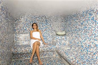 Glamour Resort & Spa