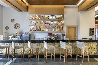 Glamour Resort & Spa
