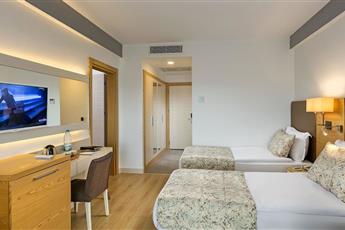 Glamour Resort & Spa