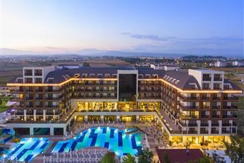 Glamour Resort & Spa