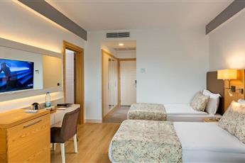 Glamour Resort & Spa