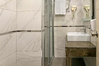 Glamour Resort & Spa