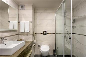 Glamour Resort & Spa