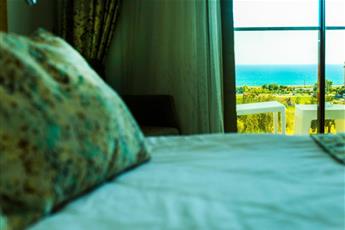 Glamour Resort & Spa