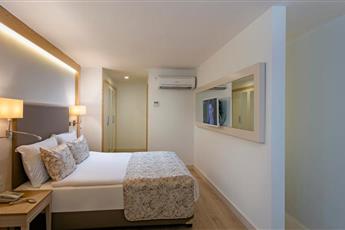 Glamour Resort & Spa