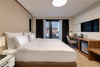 Gleam Collection Hotel