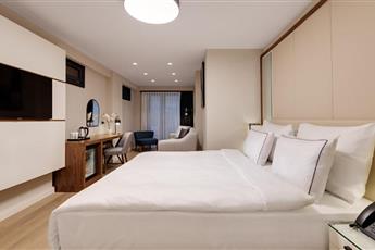 Gleam Collection Hotel