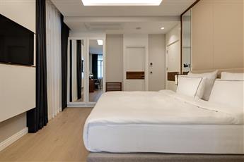 Gleam Collection Hotel