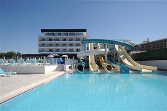 Gold Island Mondo Family 4*