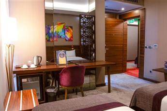 Gold Majesty Hotel