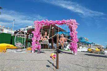 Gold Twins Boutique Hotel