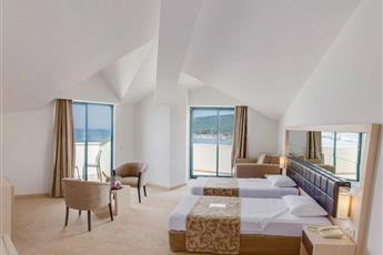 Golden Lotus Hotel 4*