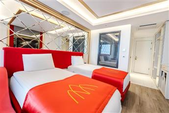 Granada Luxury Red - Adults Only 16+