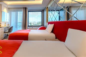 Granada Luxury Red - Adults Only 16+