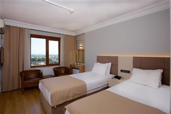 Grand Ant Hotel 3*