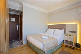 Grand Ant Hotel 3*