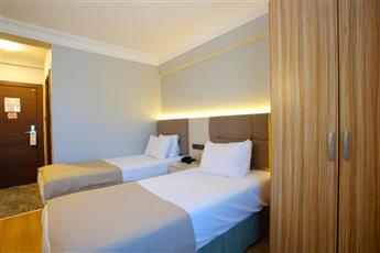 Grand Ant Hotel 3*