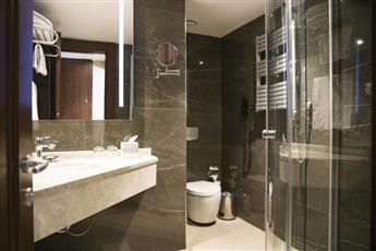 Grand Aras Hotel & Suites 4*