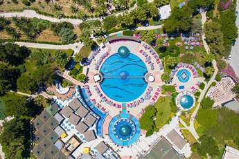 Grand Blue Sky International 4*