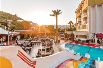 Grand Cettia Hotel 4*