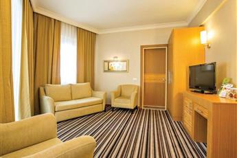 Grand Cettia Hotel 4*