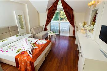 Grand Miramor Hotel