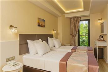 Grand Naki Hotel