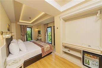 Grand Naki Hotel