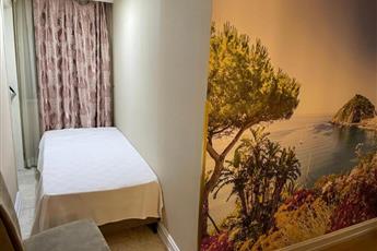 Grand Naki Hotel
