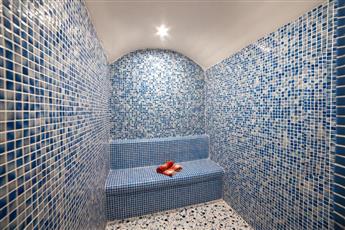 Great Fortune Design Hotel
