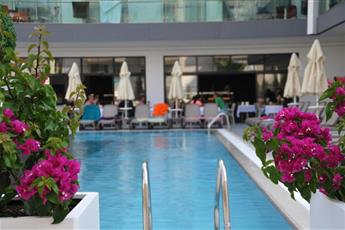 Green Garden Suites Hotel
