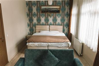 Green Life Hotel