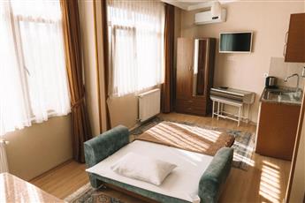 Green Life Hotel