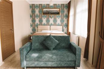 Green Life Hotel
