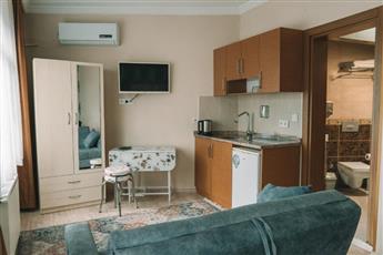 Green Life Hotel