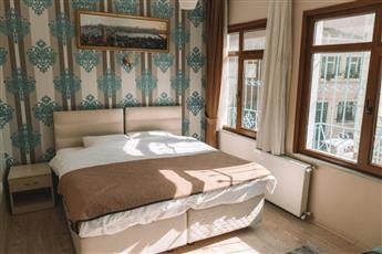 Green Life Hotel