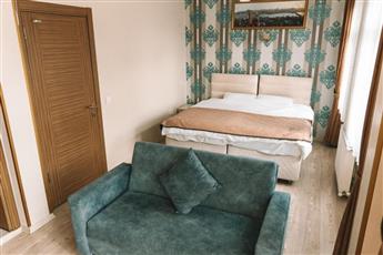 Green Life Hotel