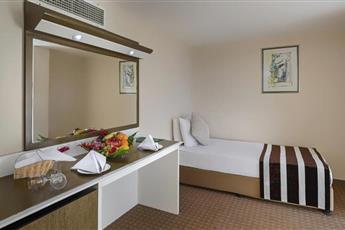 Green Max Hotel