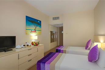 Green Max Hotel