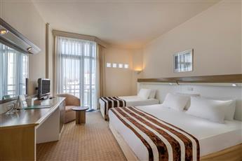 Green Max Hotel
