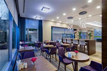 Hampton by Hilton Istanbul Atakoy 3*