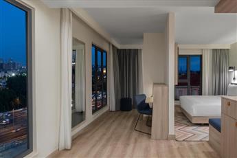 Hampton by Hilton Istanbul Merter 4*