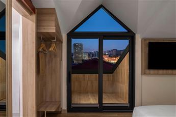 Hampton by Hilton Istanbul Merter 4*