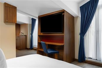 Hampton by Hilton Istanbul Sisli 4*