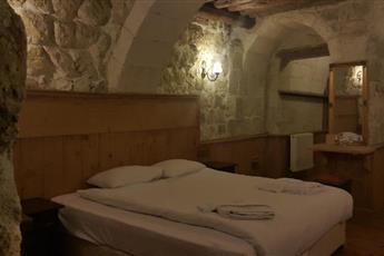 Has Cave Konak
